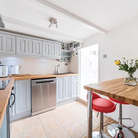 Holiday home Charming Chardan Cottage,