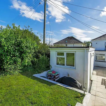 Charming Chardan Cottage, Holiday home
